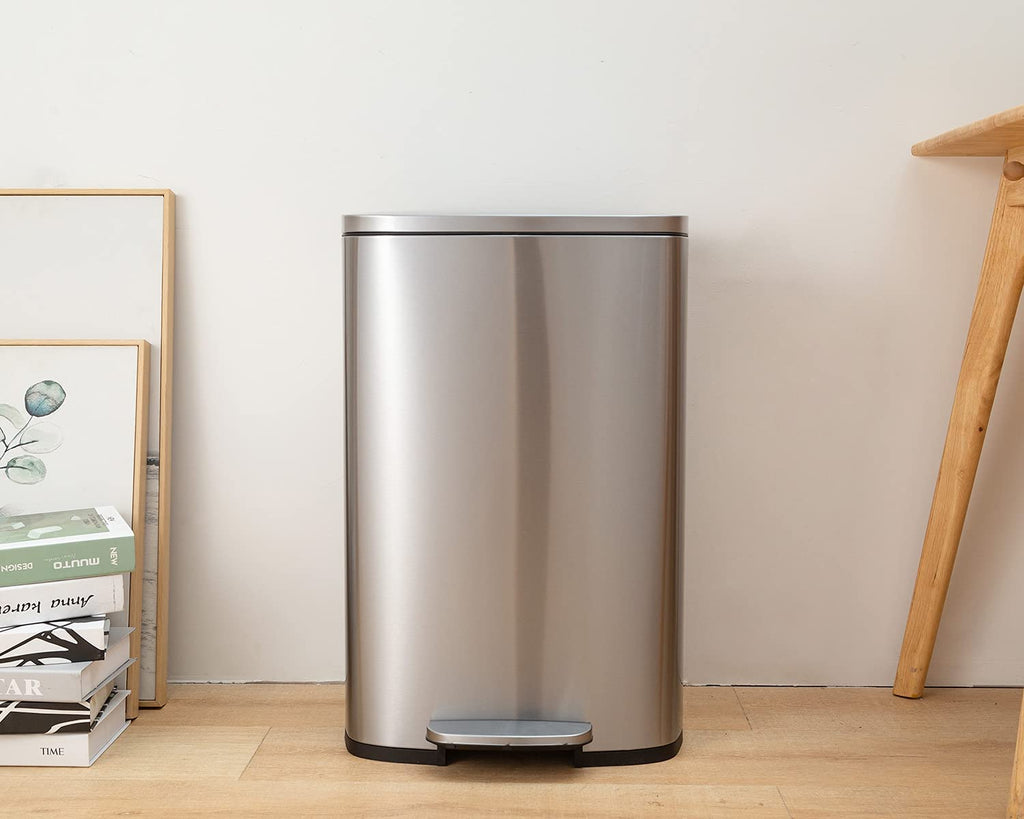 13 Gallon Steel Trash Can with Lid G20326